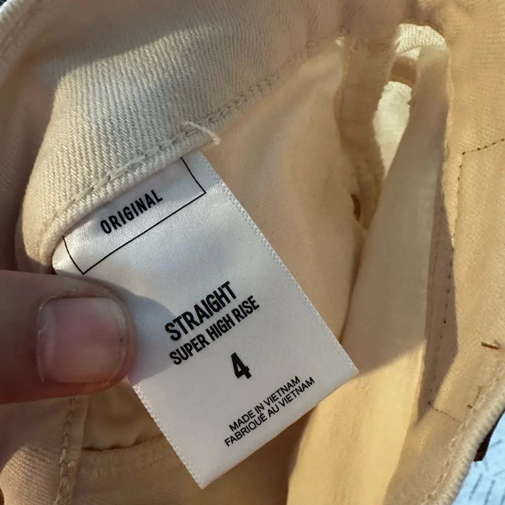 Express cream color denim straight super high rise jeans size 4 - Picture 3 of 4